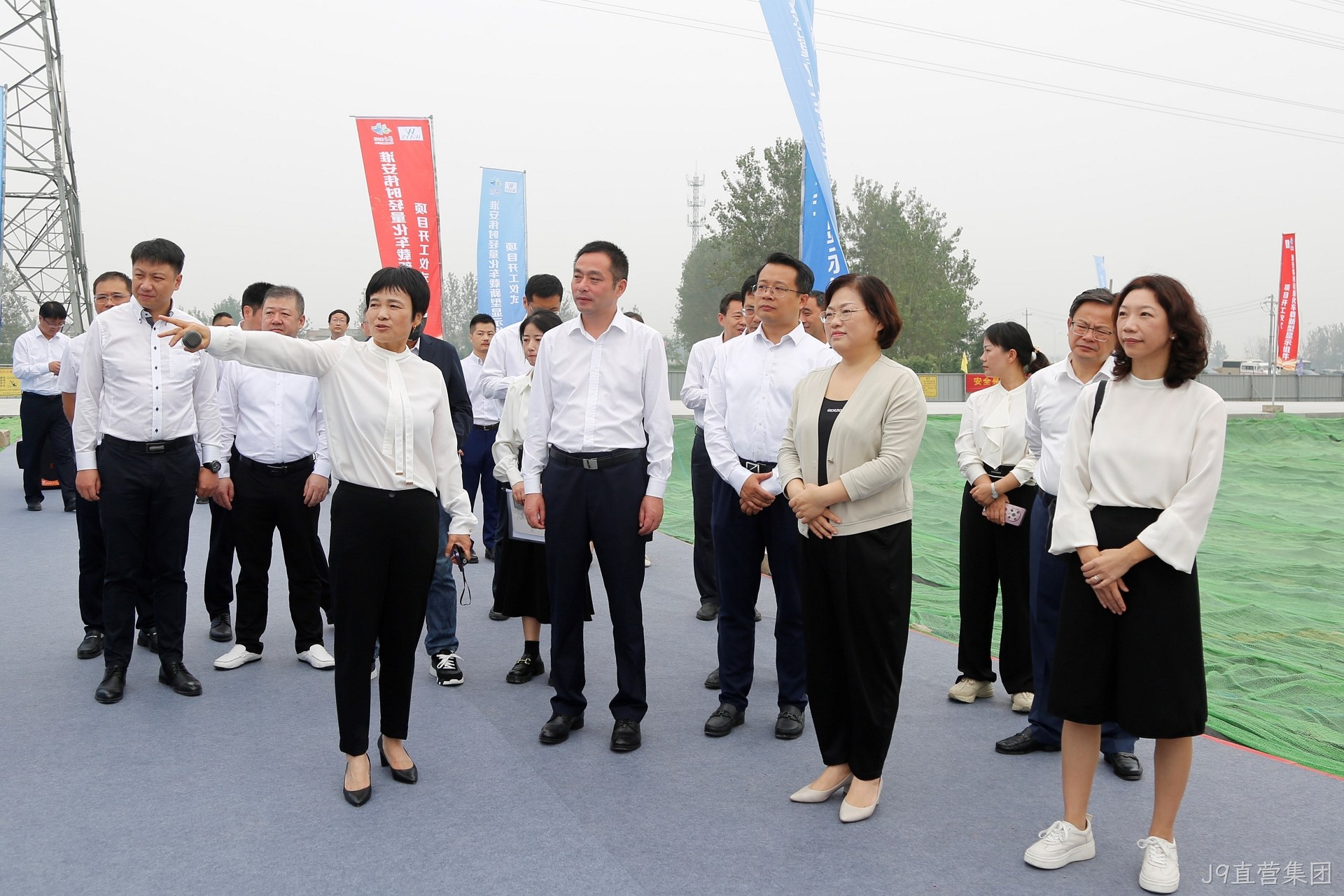 1696670165479772.jpg 淮安J9直营集团轻量化车◤◤载新型显○示组件项✫目开工建∷设3.JPG